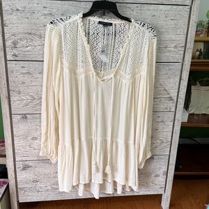 SALE💕American Eagle Outfitters Cream Lace Blouse